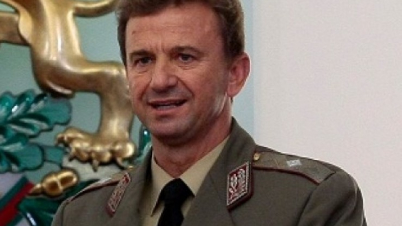 Генерал Нейко Ненов почина след драматична битка с рака
