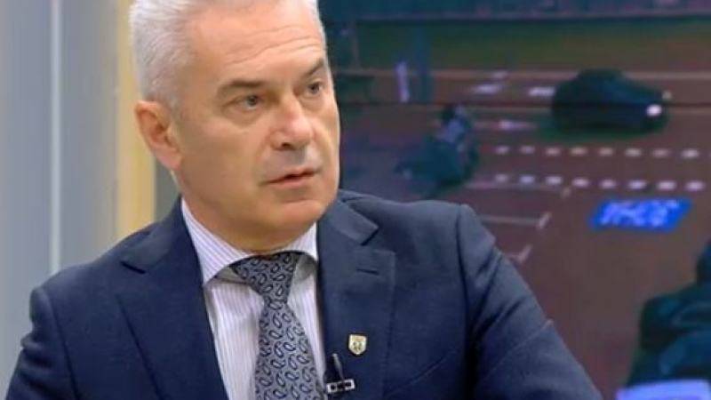 Волен Сидеров: Защо министърът на отбраната не дойде в парламента да обясни за мобилизацията?