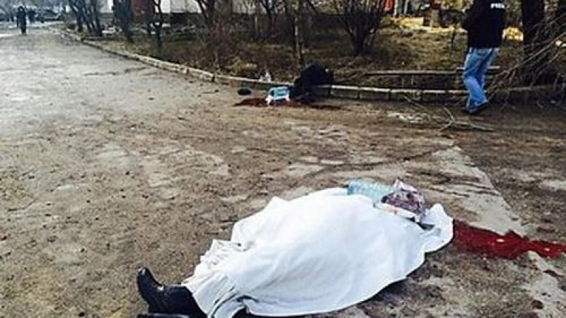 Снаряд удари болница в Донецк, най-малко 15 са загинали (СНИМКИ 18+)