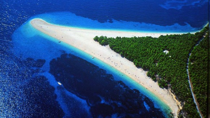 В Хърватия ще има плажове и за нудисти, и за кучета