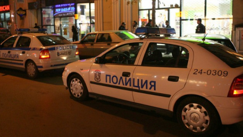 Екшън във Варна, полицаи обградиха крадец 