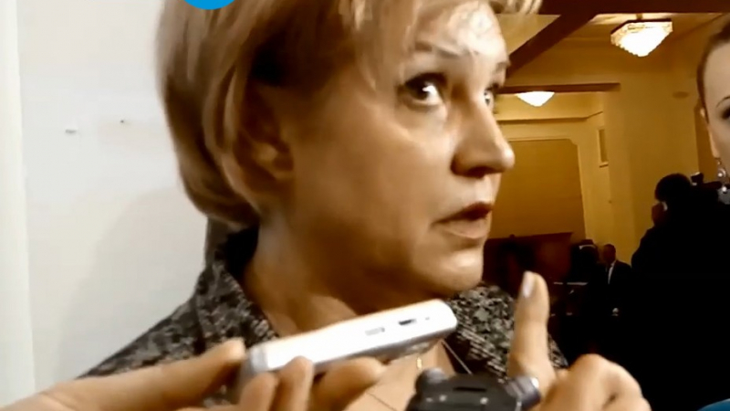 БЛИЦ TV: Менда Стоянова отговори за 16-те милиарда - скандалът ще взриви комисията!