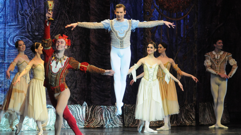 Имперският руски балет представи &quot;Лебедово езеро&quot; (СНИМКИ)