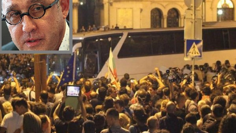 Йордан Цонев: Извинете се за нощта на белия автобус