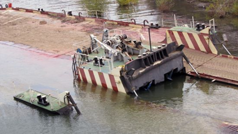 Кораб с 850 тона торови препарати потъна в Дунав