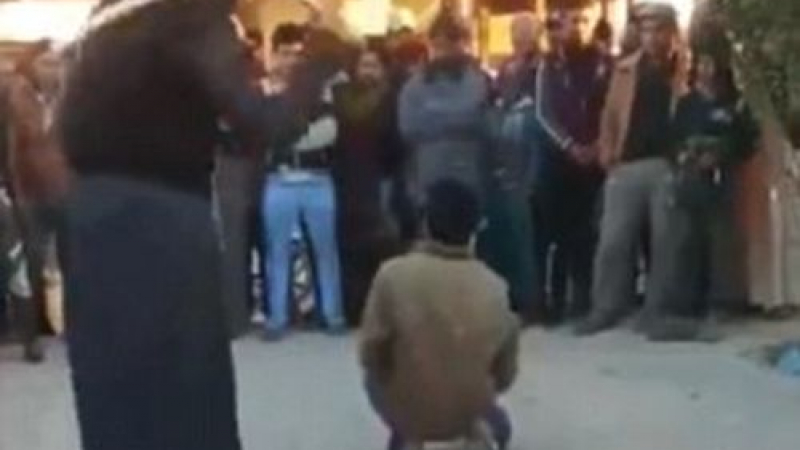 Дете изяде 60 удара с камшик от „Ислямска държава“ заради... грешна дума (ВИДЕО)