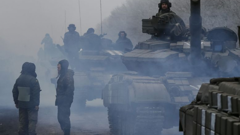 Оръжията замлъкват в полунощ в Източна Украйна (ВИДЕО)