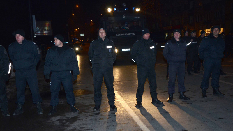 БЛИЦ TV: Полицията готвела водно оръдие за участниците в „Луковмарш” 