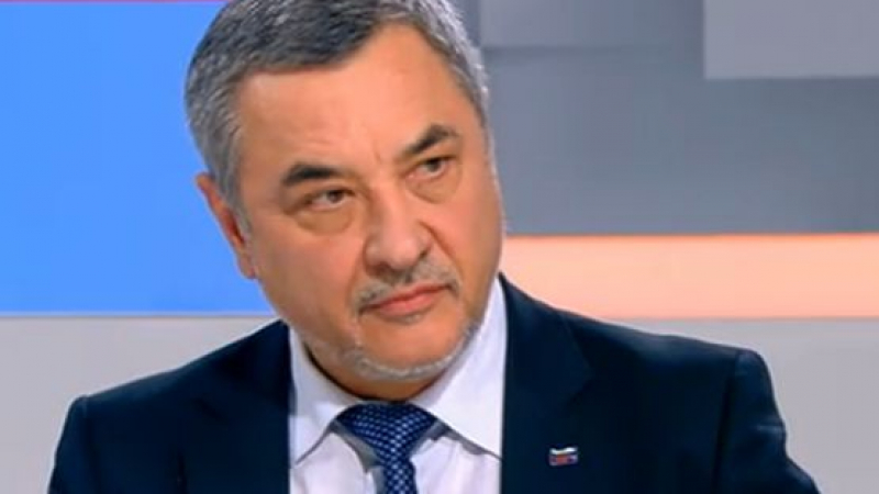 Валери Симеонов гневен на Горанов: Дойде 15 минути преди да започне обсъждането на дълга