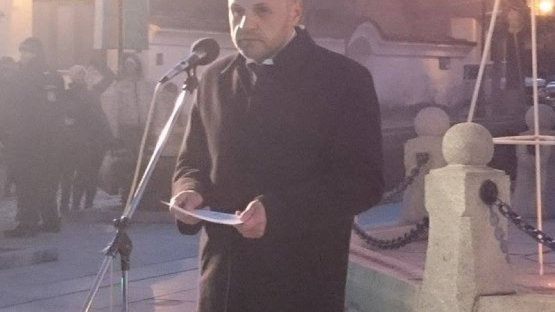 Томислав Дончев: 142 години България равнява по Апостола (СНИМКИ)