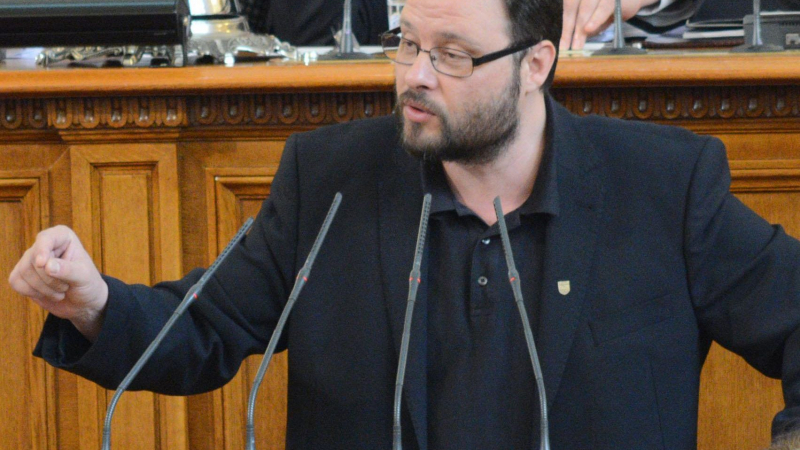 ГЕРБ, НФСБ и ВМРО изключиха депутати от АТАКА от парламентарни комисии