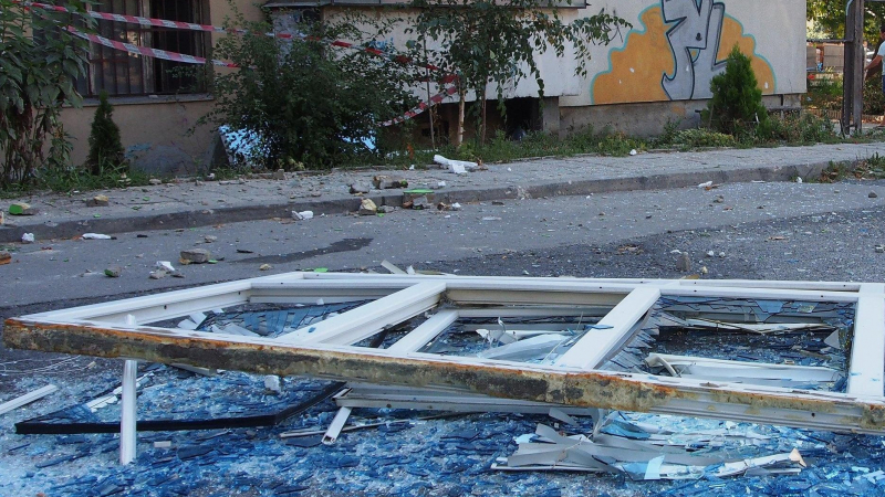 Повреден маркуч е взривил апартамента на старците от „Гео Милев” 