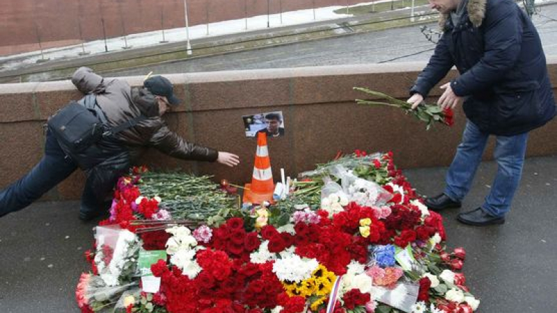 Траурни шествия в памет на Немцов вместо планирания протестен марш 
