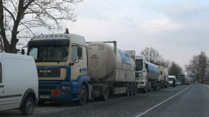 АПИ ограничава движението на камиони на 3 март