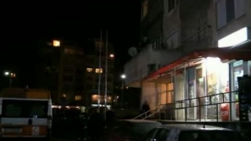 Огнен ад: Горя 17-етажен блок в Бургас! 