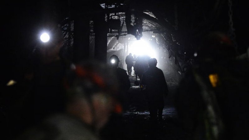 Взрив затрупа 73-ма миньори в Донецк