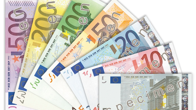 Еврото слезе до 11-годишен минимум