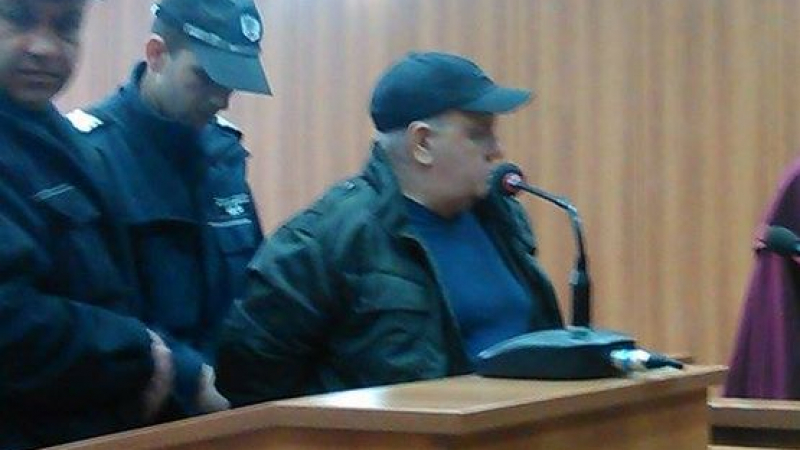 Поръчителят на две убийства Чичо Скруч остава в ареста