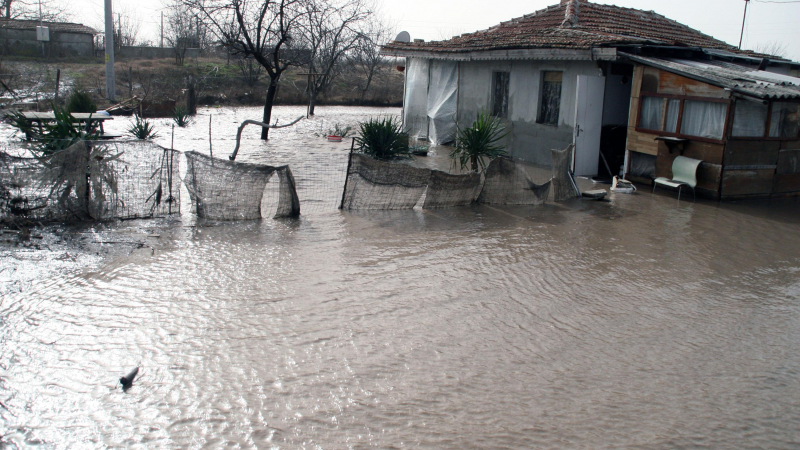 Екоминистерството предупреди: Опасност от внезапни наводнения!
