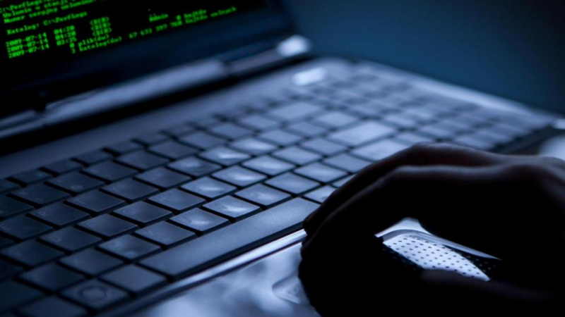 Трима киберпрестъпници похитиха над 1 милиард имейла