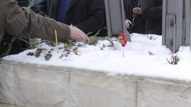 Борисов и Москов почетоха на място 30 години от атентата на гара Буново (СНИМКИ)