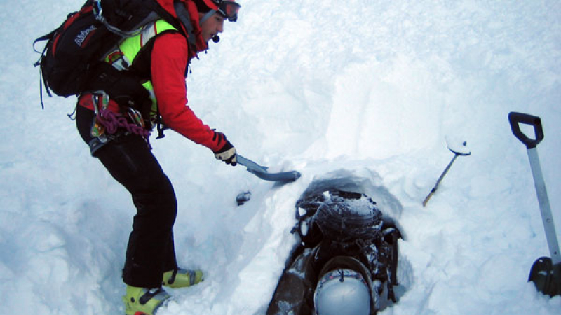 Кметът на Разлог: Лавината е потрошила фатално тримата скиори, не са имали шансове да оцелеят 