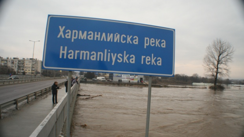 Снегът си отива в Хасковско, но идва водата