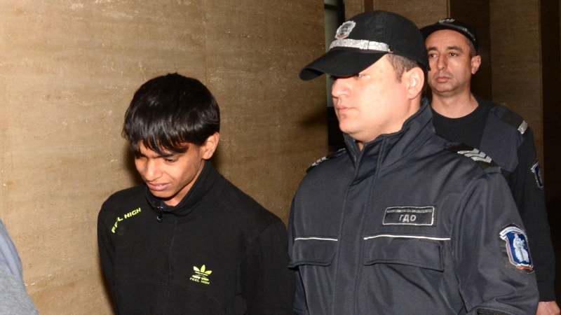 15-годишният убиец от Правец остава зад решетките