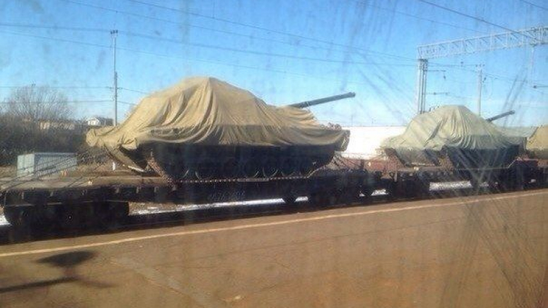 Първи снимки на най-новите секретни руски танкове Т-14 „Армата” (ВИДЕО)