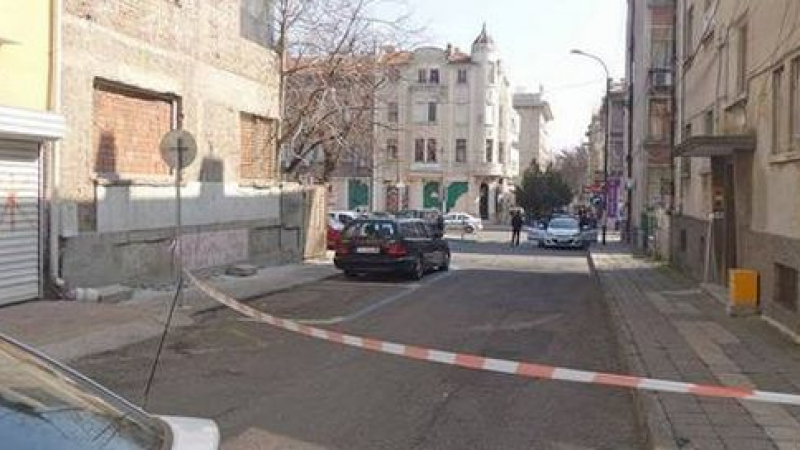 Нападнаха мъж в центъра на Бургас, полиция отцепи ул. &quot;Цар Асен&quot;