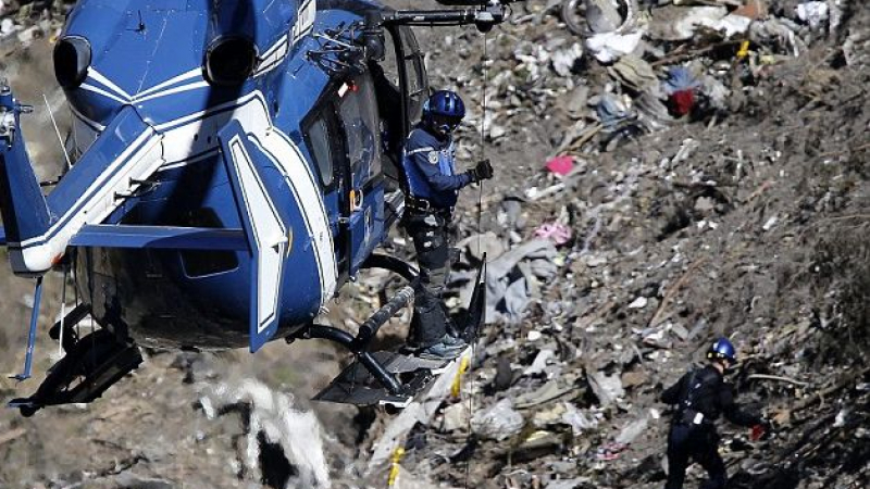 Трагедията с А320 е повторила сюжета на филм за самолетна катастрофа (ВИДЕО)