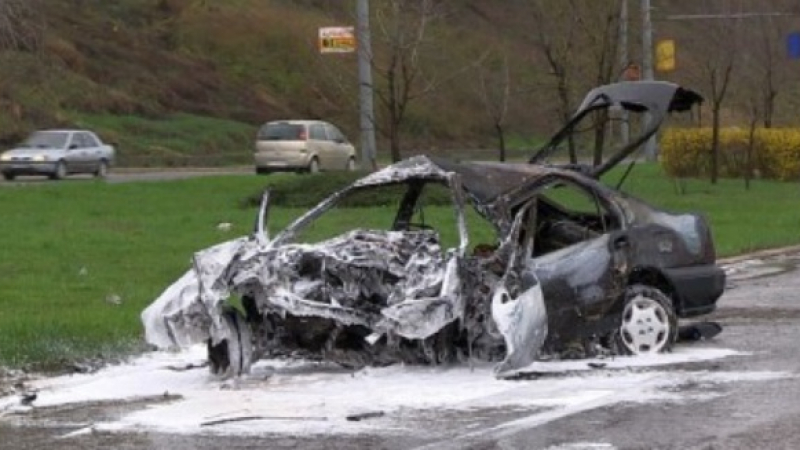 Трагедия! Млад мъж изгоря до майка си при адска катастрофа в Русе