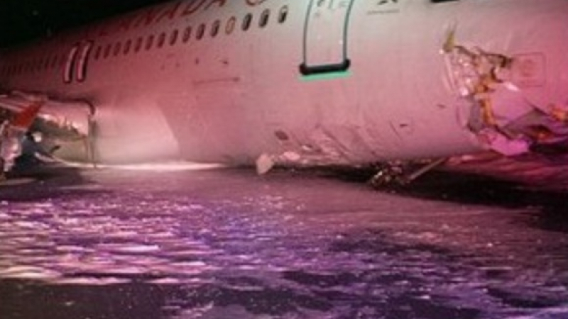 Оцелели от кошмара с А320 в Халифакс: Двигателят буботеше странно, едното крило се строши със страшен гърмеж