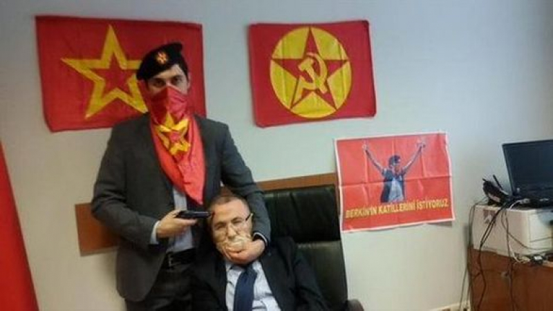 Похитиха турски прокурор насред съдилище 
