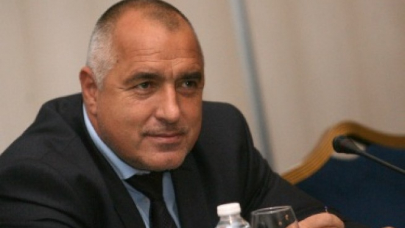 Премиерът призова Цветан Василев да се върне, обеща му охрана
