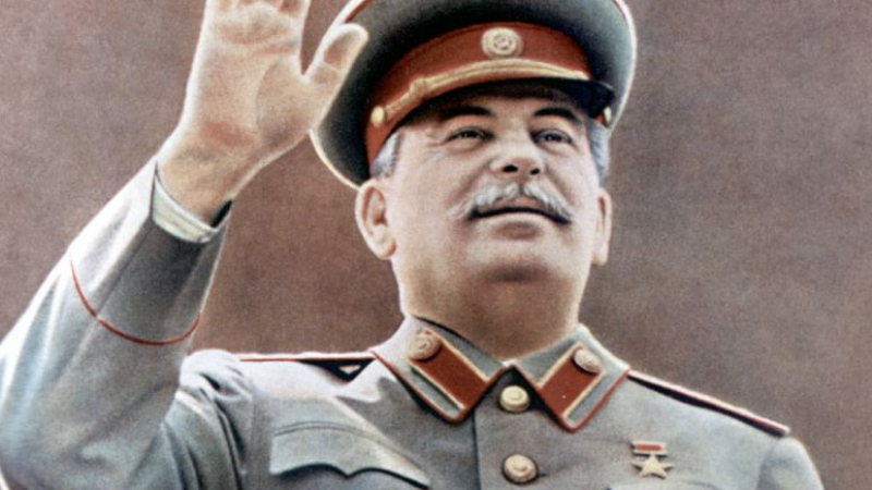 Сталин набира скорост в Русия