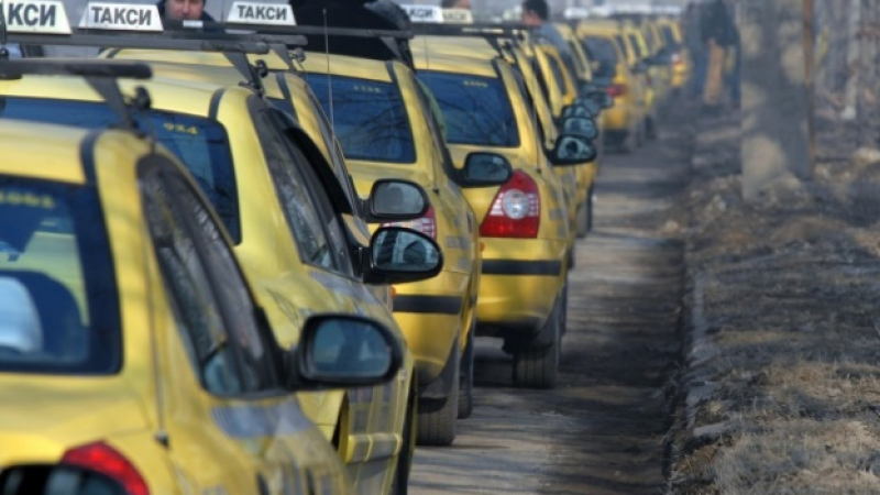 400 таксиметрови шофьори на разпит в полицията