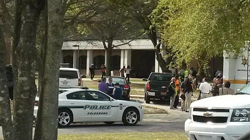 Стрелба в университет, най-малко един убит 