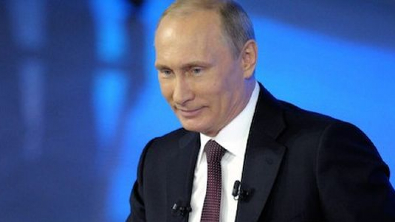 Руснаците питат Путин: Защо доларът поевтинява, а храната - не?