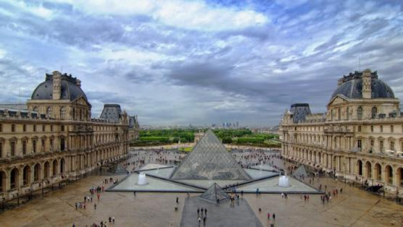 Историческо: Ръководството на Лувъра се поема от... СНИМКА