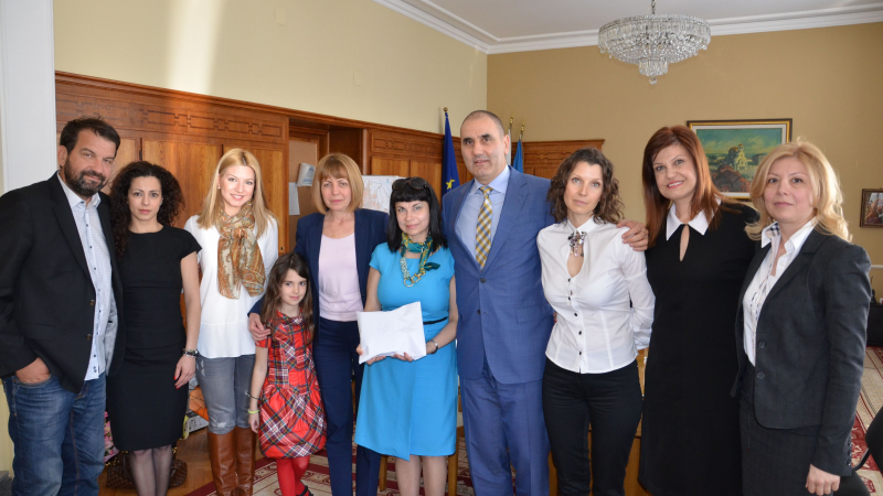 Цветанов дари 50 570 лева за Център за деца с аутизъм в София