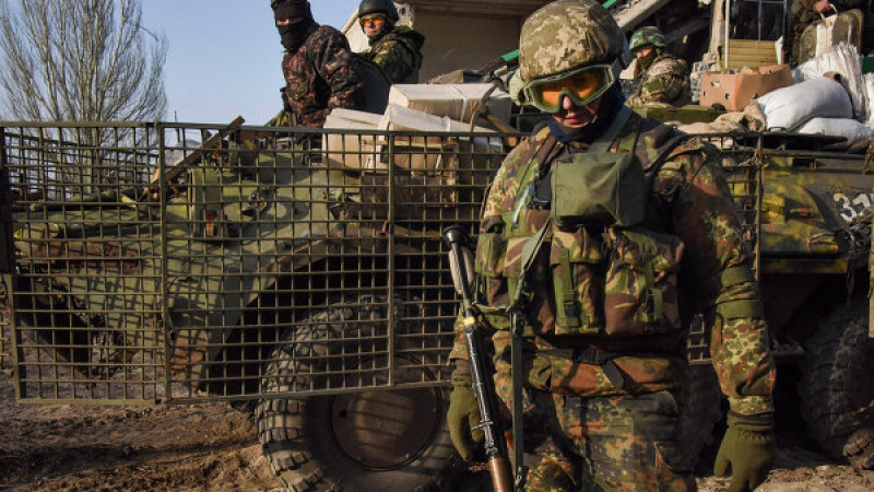 Започнали са сблъсъци между украинската армия и националистите от Националната гвардия