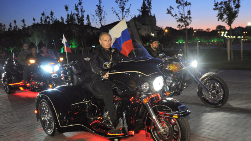 „Нощните вълци“ на Путин нахлуват в София по обед, протестъри ги причакват до „Св. Александър Невски“! Ще има ли ново меле?