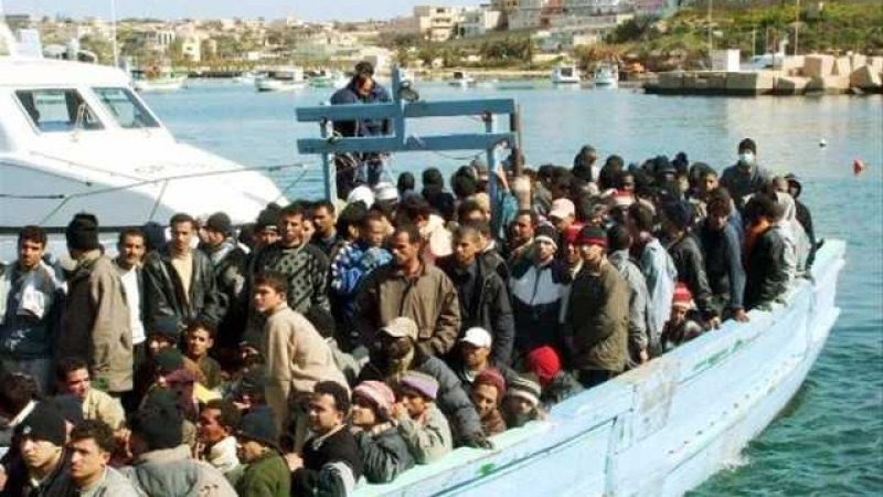 Мюсюлмани хвърлили християни в морето край Италия