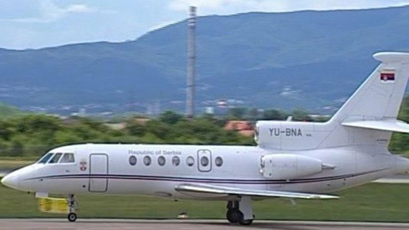 Самолетът на сръбския президент аварира
