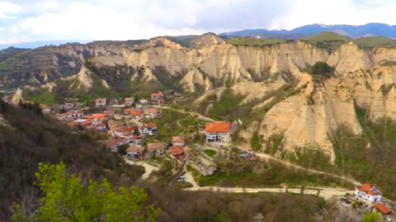 Най-малкият град в България от птичи поглед (ВИДЕО)