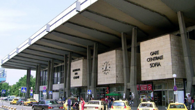 Забраниха движението на автомобили в района на Централна гара