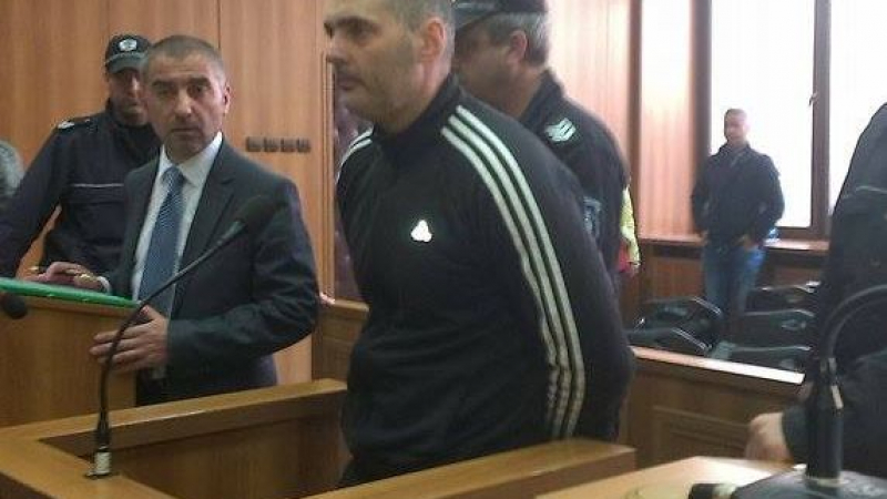 Докараха с белезници в съда баретата Драгомир Драганов 