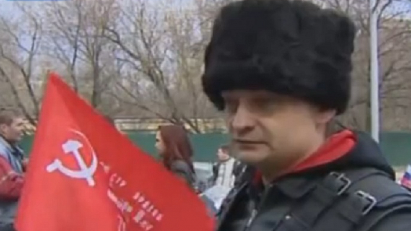Рокерската банда на Путин  пое с развети червени знамена към Берлин (ВИДЕО)