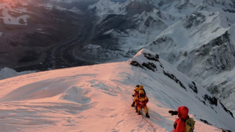 Хеликоптери долетяха тази сутрин до ужаса под Еверест